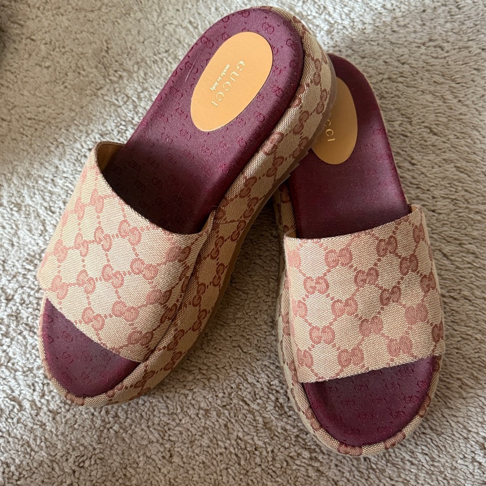 Gucci Beige and Burgundy Sandals - Picture 2 of 11